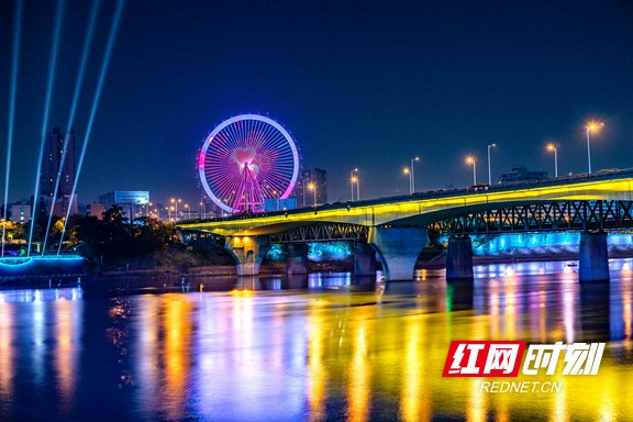 拍了拍雁峰｜摩天輪的日與夜