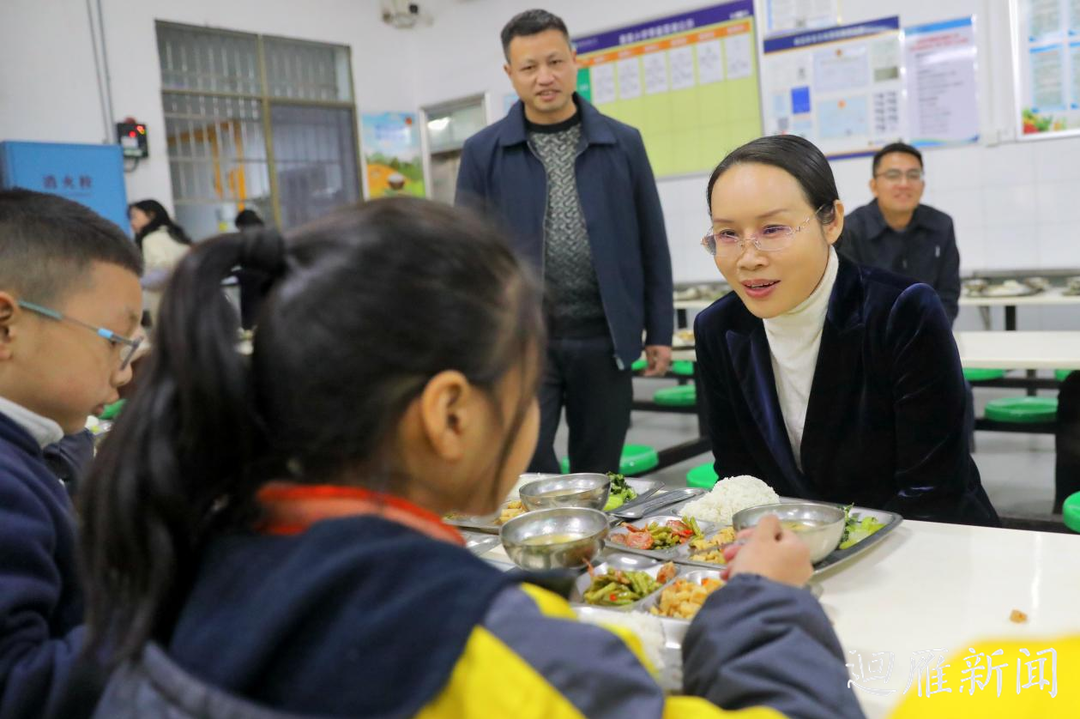 王燕：严格落实“四个最严”要求，坚决筑牢校园食品安全防线