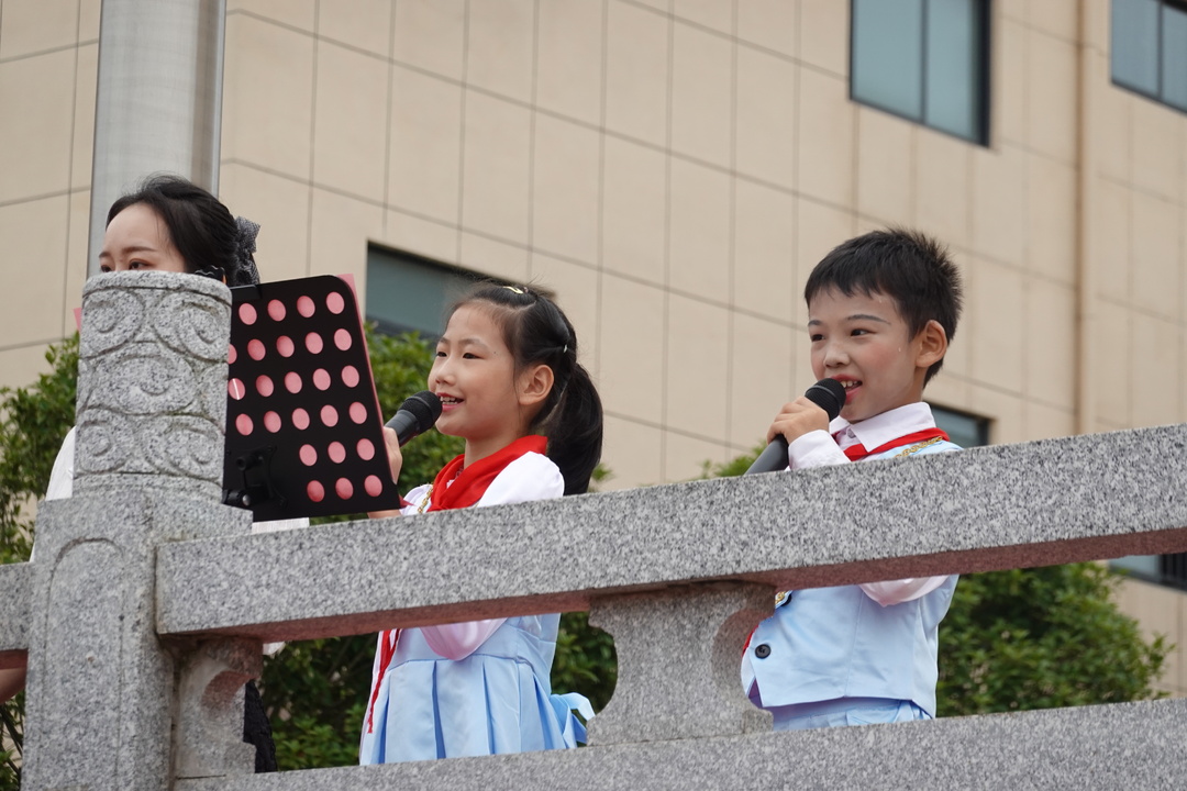 国旗之下，童声滚烫——雁峰少年向祖国深情告白
